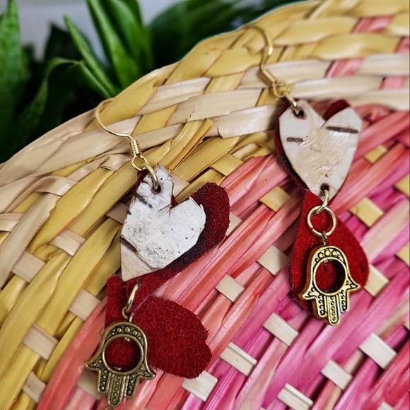 18K Gold Plated Suede Heart White Birch Hamsa Hand Earrings - Picture 1 of 4